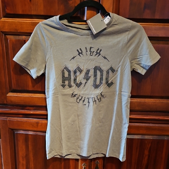 AC/DC High Voltage Short Sleeve T-Shirt, Grayson Threads, Sz XS, NWT! - Picture 1 of 2